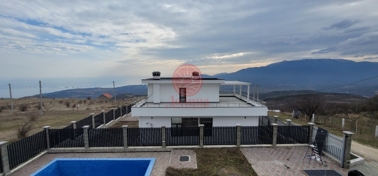 Дом 208.1 кв.м с.Лучистое г.Алушта