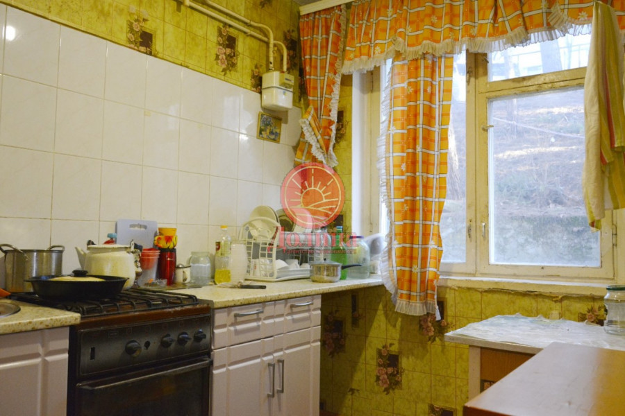 3-комнатная квартира 61.6 кв.м г.алушта