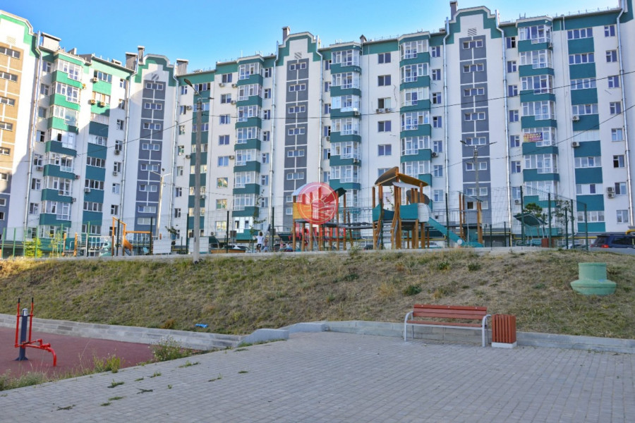 3-комнатная квартира 76.8 кв.м г.Алушта