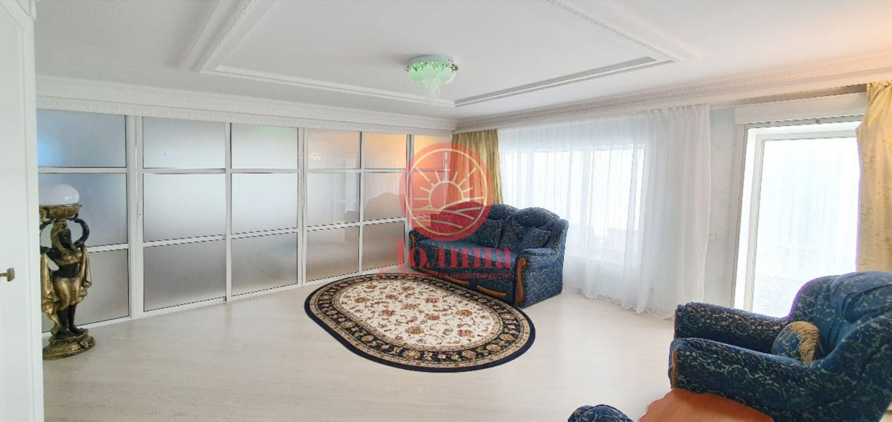 3-комнатные апартаменты 125 кв.м г.Алушта