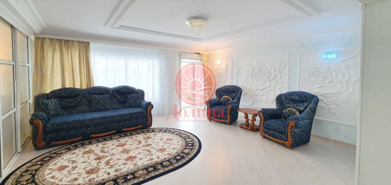 3-комнатные апартаменты 125 кв.м г.Алушта