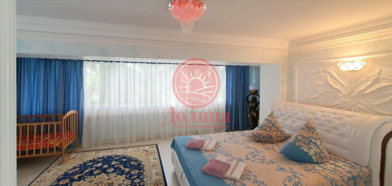 3-комнатные апартаменты 125 кв.м г.Алушта
