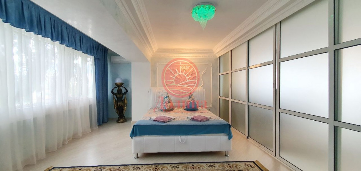 3-комнатные апартаменты 125 кв.м г.Алушта