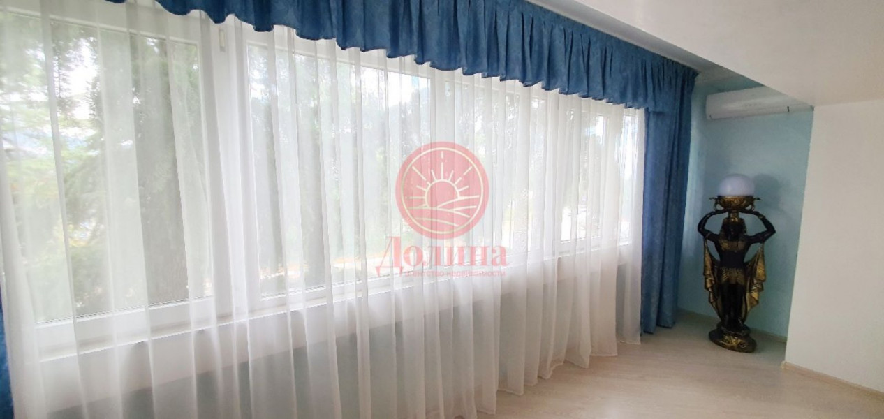 3-комнатные апартаменты 125 кв.м г.Алушта