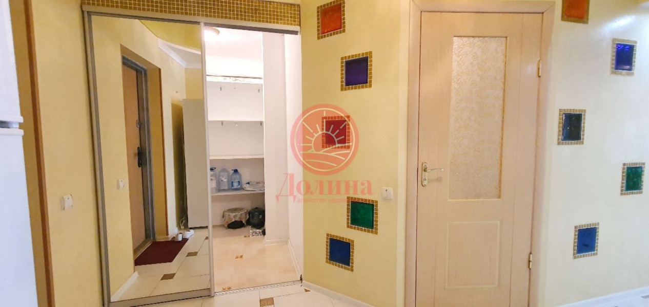 3-комнатные апартаменты 125 кв.м г.Алушта