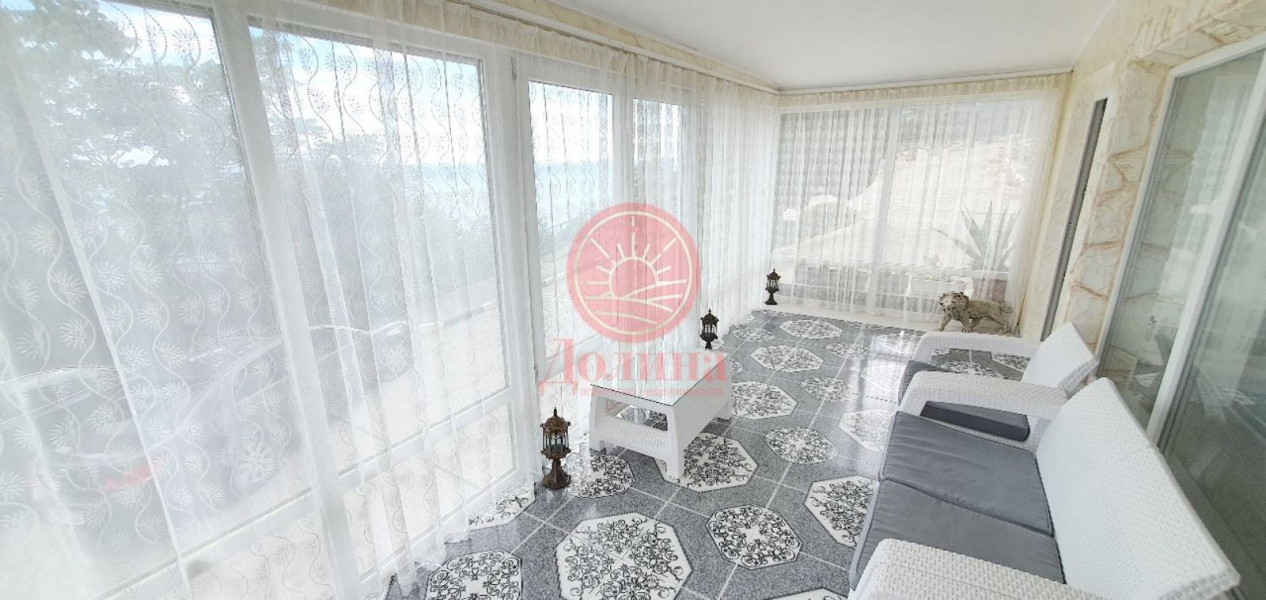 3-комнатные апартаменты 125 кв.м г.Алушта