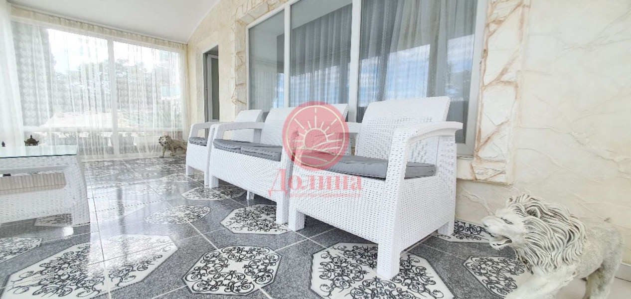 3-комнатные апартаменты 125 кв.м г.Алушта