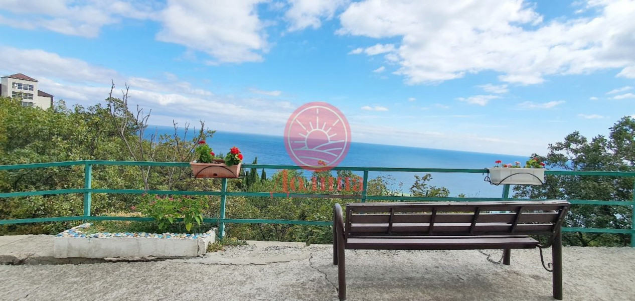 3-комнатные апартаменты 125 кв.м г.Алушта