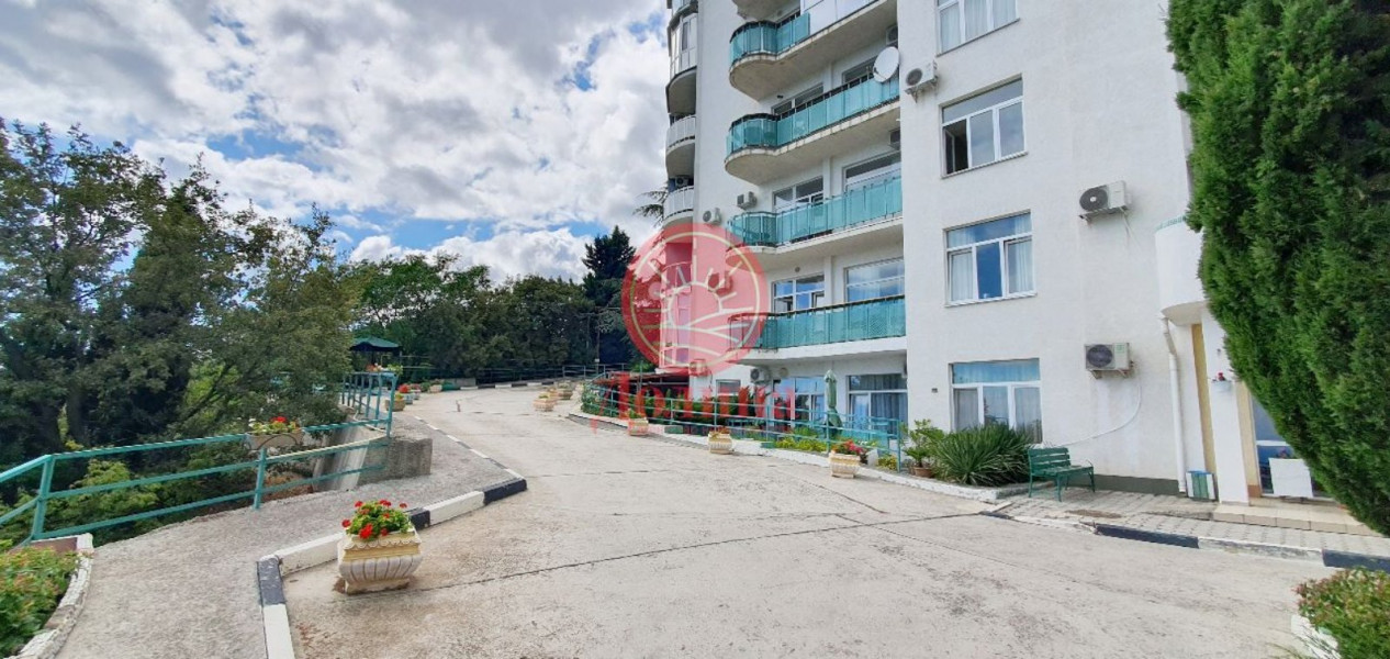 3-комнатные апартаменты 125 кв.м г.Алушта