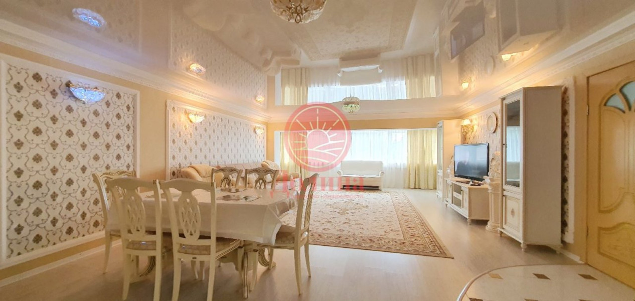 3-комнатные апартаменты 125 кв.м г.Алушта