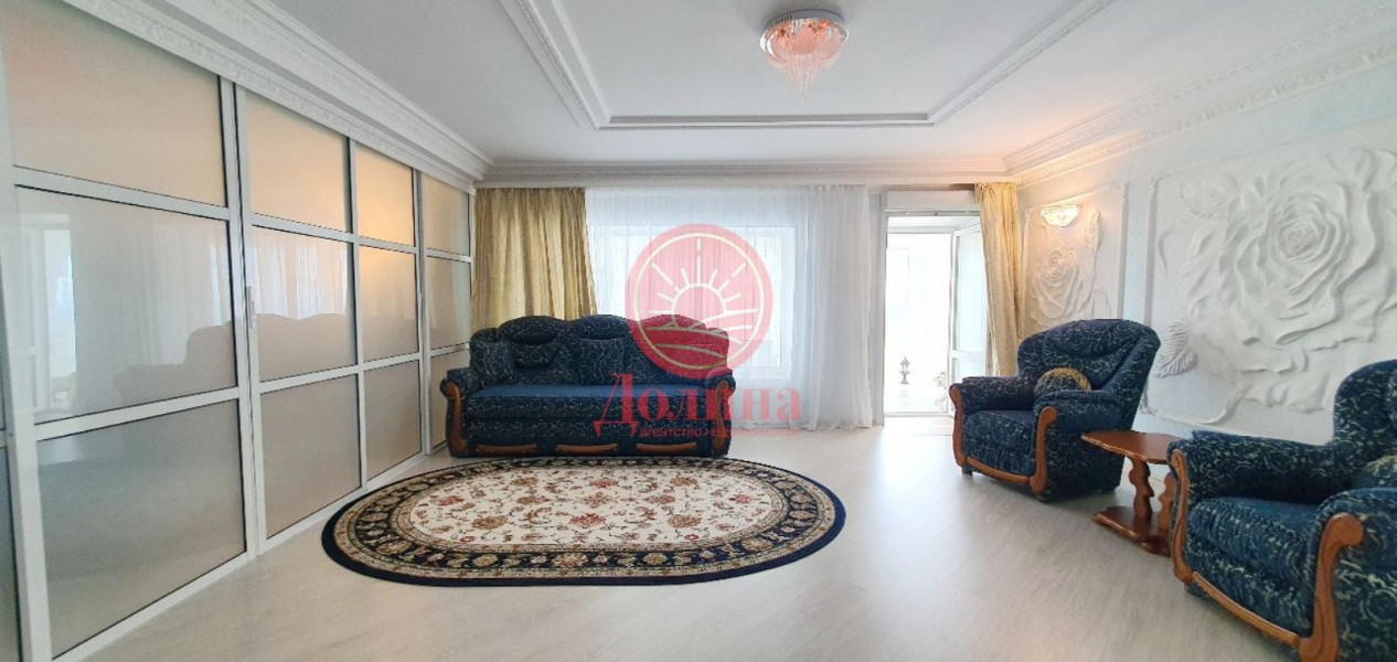 3-комнатные апартаменты 125 кв.м г.Алушта