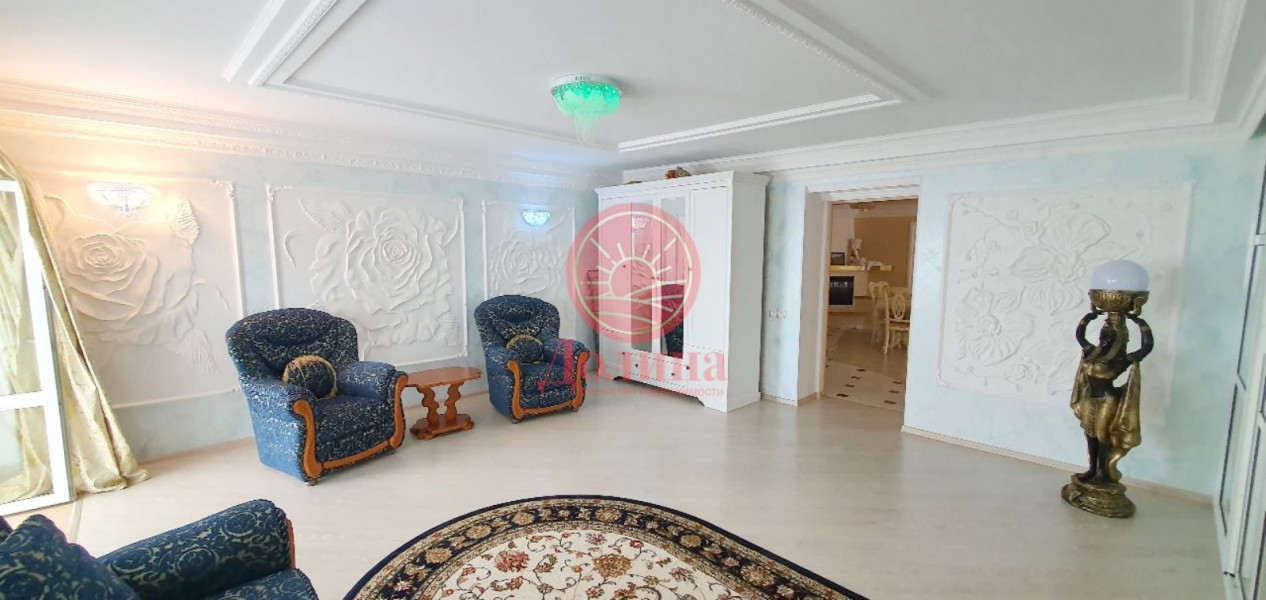 3-комнатные апартаменты 125 кв.м г.Алушта