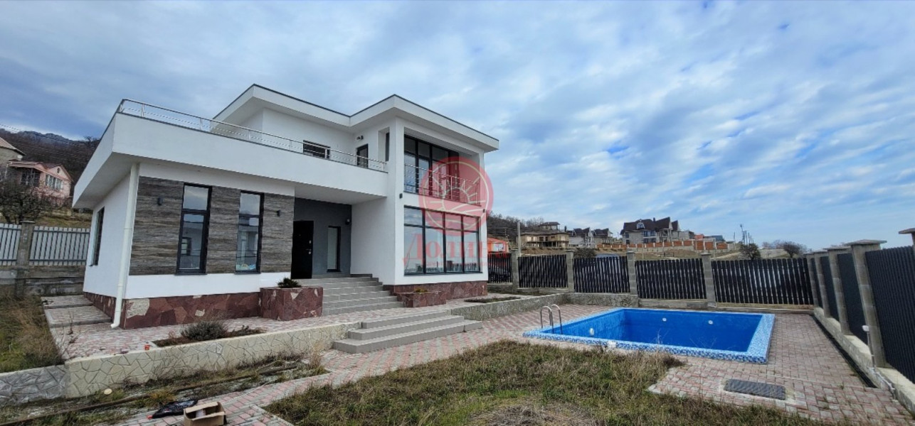 Дом 208.1 кв.м с.Лучистое г.Алушта