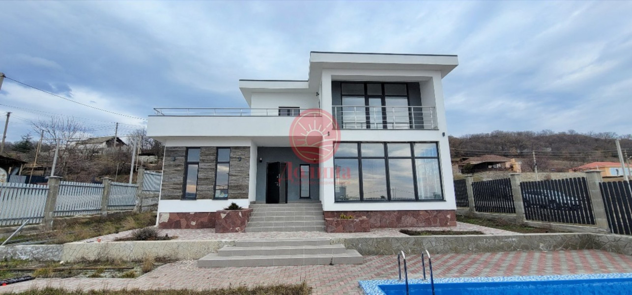 Дом 208.1 кв.м с.Лучистое г.Алушта