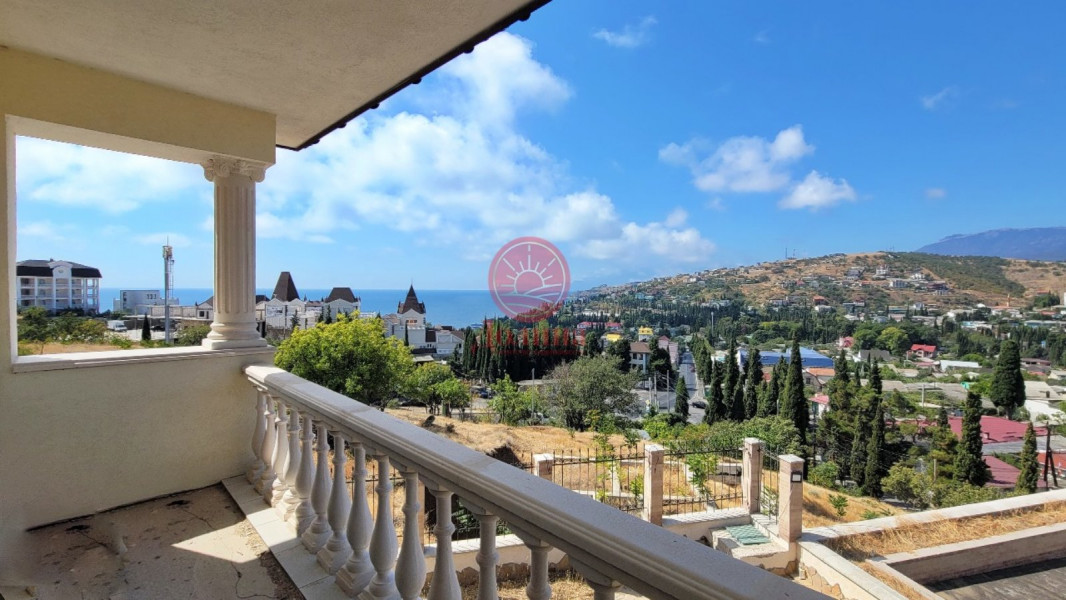Дом 369.4 кв.м п.Малореченское г.Алушта