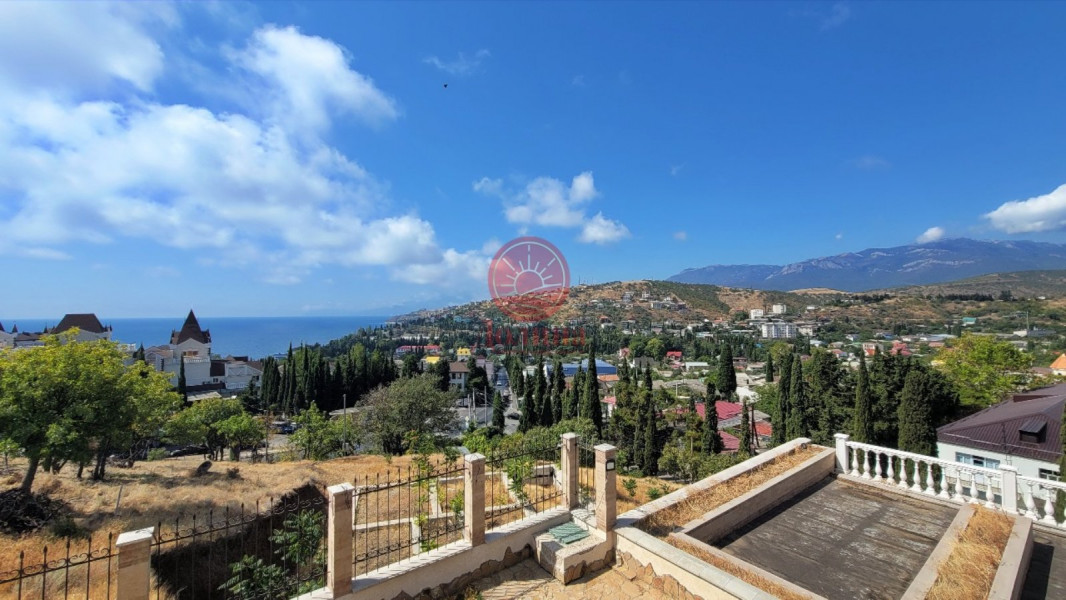 Дом 369.4 кв.м п.Малореченское г.Алушта