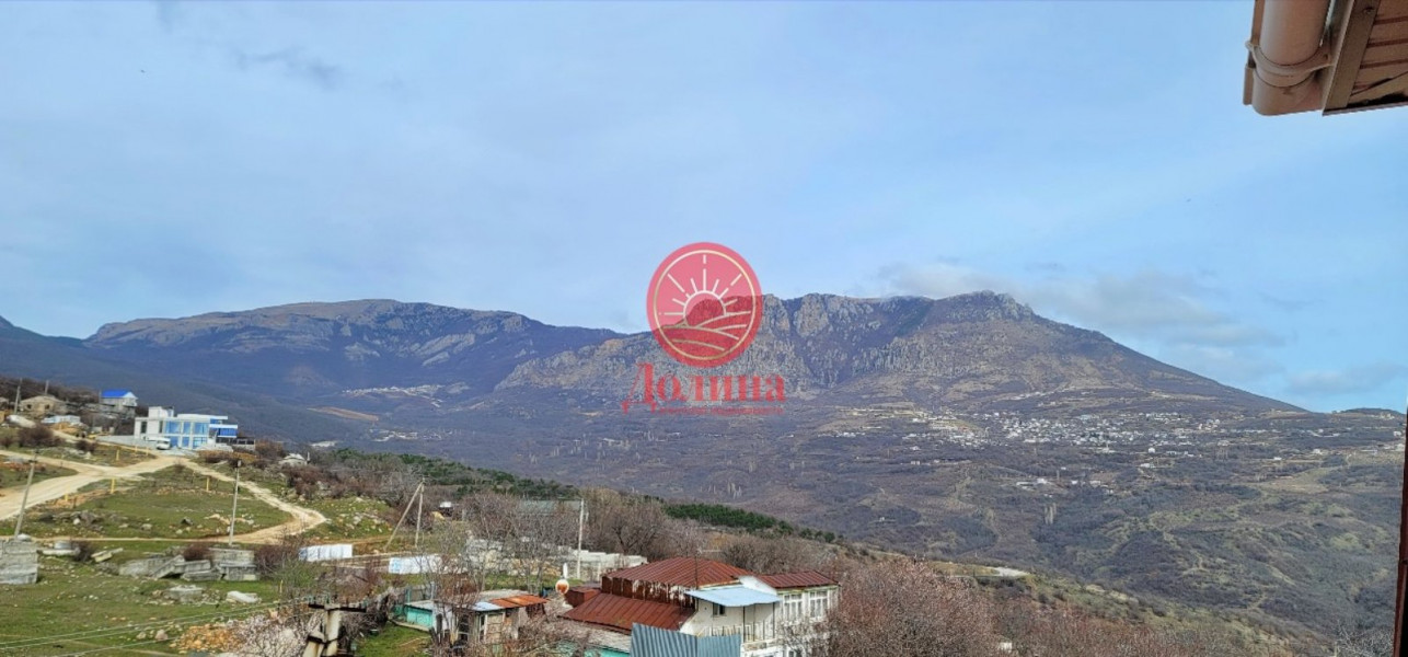 Два дома  с.Верхняя Кутузовка г.Алушта