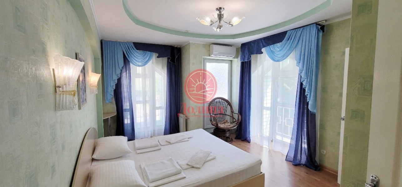 Гостиница 1600 кв.м г.Алушта