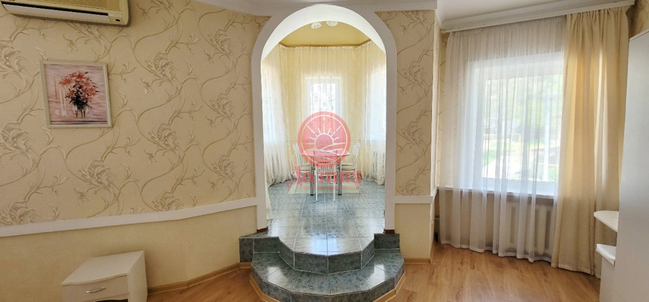 Гостиница 1600 кв.м г.Алушта