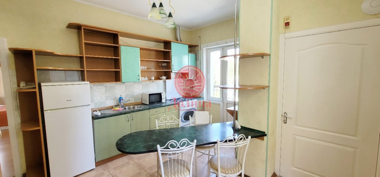 Гостиница 1600 кв.м г.Алушта