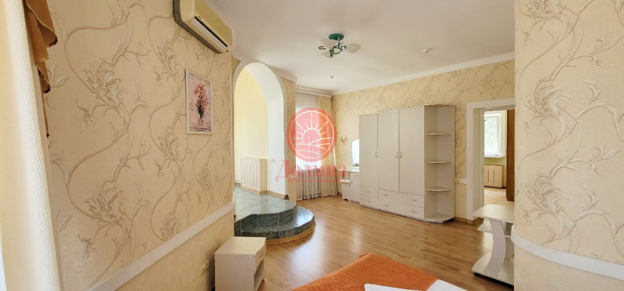 Гостиница 1600 кв.м г.Алушта