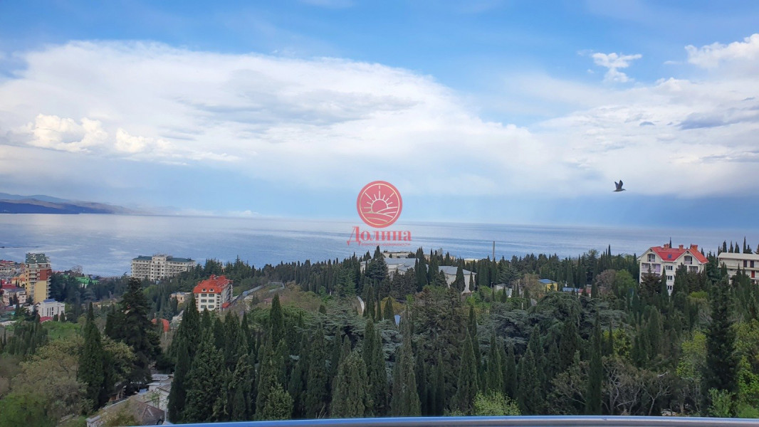 Видовая квартира 32.5 кв.м г.Алушта