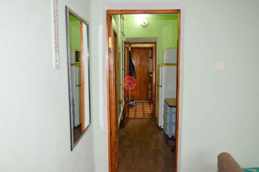 2-х комнатная квартира 31.9 кв.м в г. Алушта 