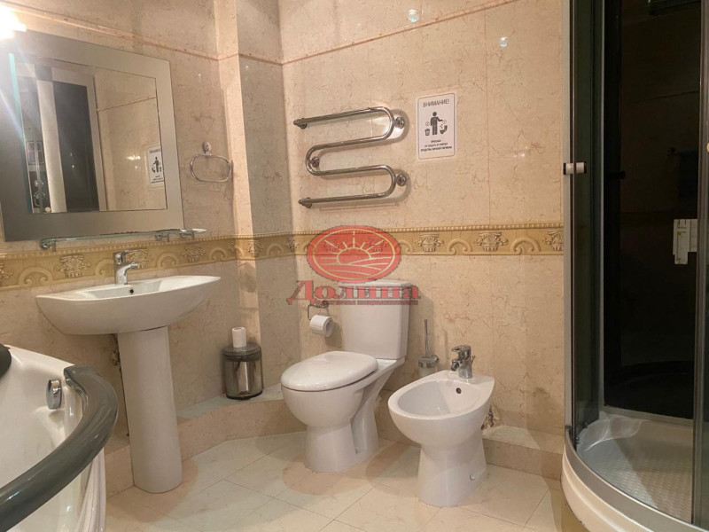 2-комнатные апартаменты 70 кв.м г.Алушта