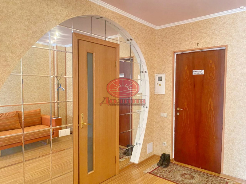 2-комнатные апартаменты 70 кв.м г.Алушта