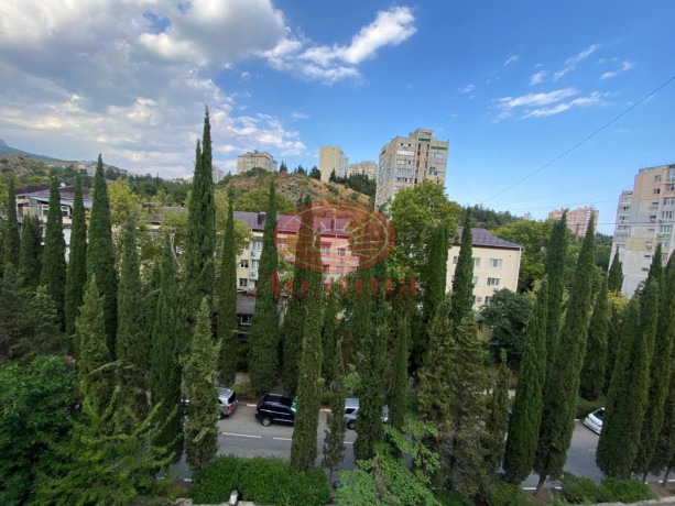 2-комнатная квартира 68 кв.м пгт Партенит г.Алушта