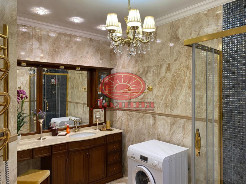 2-комнатная квартира 74.7 кв.м г.Алушта