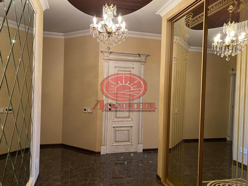 2-комнатная квартира 74.7 кв.м г.Алушта