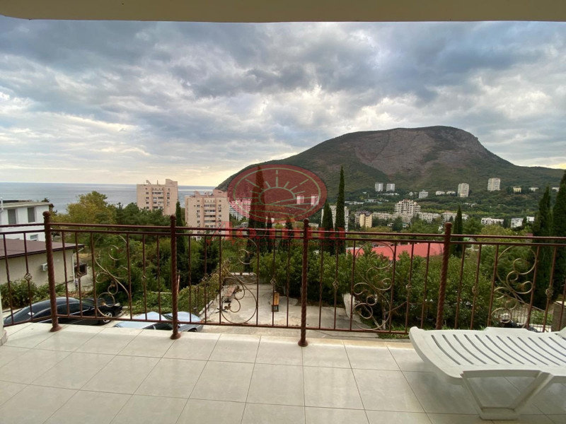 2-комнатная квартира 93 кв.м пгт Партенит г.Алушта