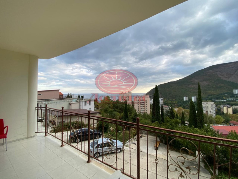 2-комнатная квартира 93 кв.м пгт Партенит г.Алушта