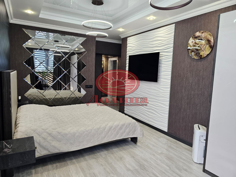 3-комнатная квартира 107 кв.м г.Алушта