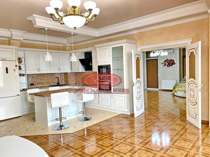 3-комнатная квартира 118 кв.м пгт Партенит г.Алушта