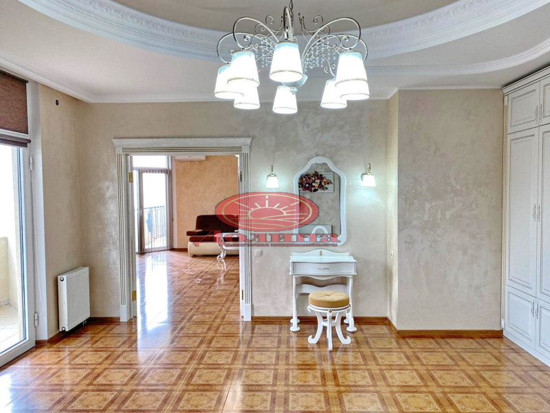 3-комнатная квартира 118 кв.м пгт Партенит г.Алушта