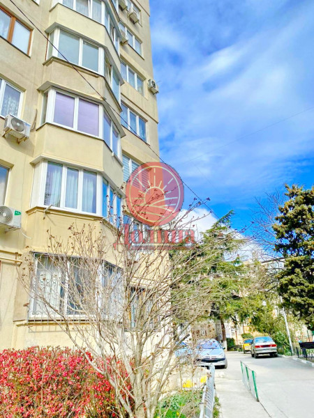 3-комнатная квартира 72.5 кв.м г.Алушта