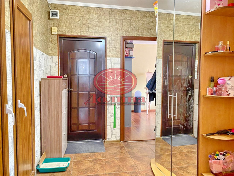 3-комнатная квартира 72.5 кв.м г.Алушта