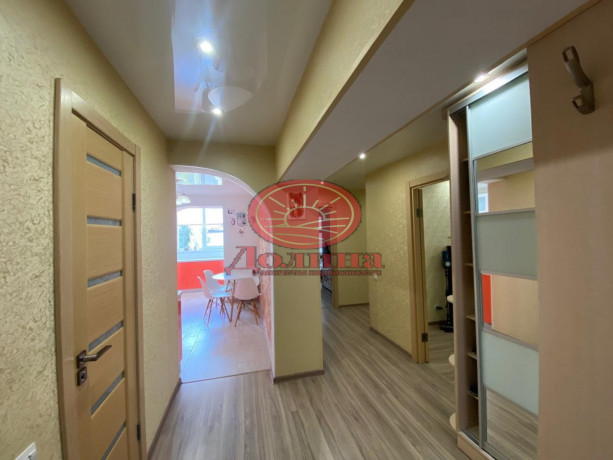 3-комнатная квартира 81.1 кв.м г.Алушта