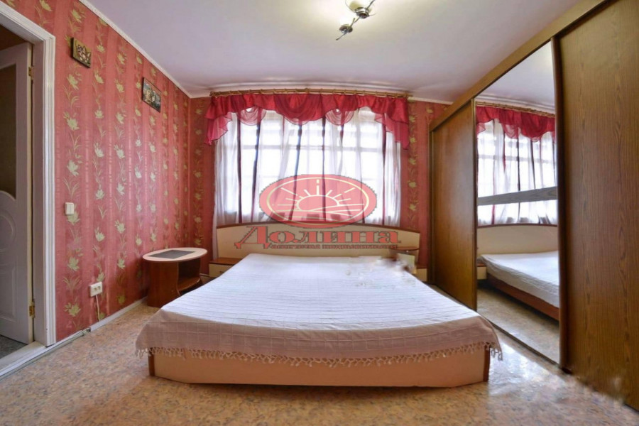 4-комнатная квартира 109 кв.м г.Алушта