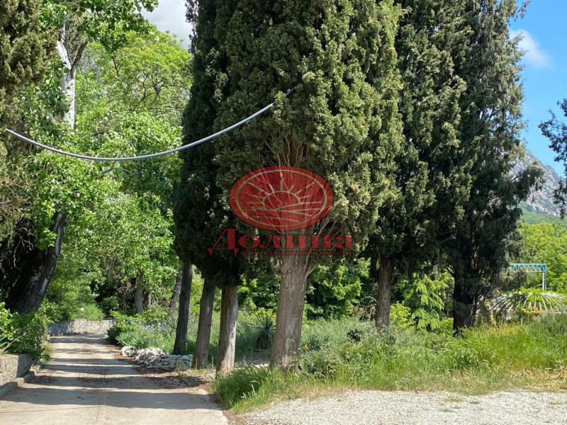 Участок 8 соток пгт Гурзуф г.Ялта