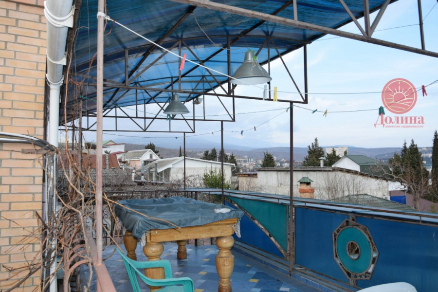 Дом 196.3 кв.м г. Алушта