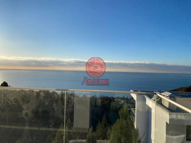 Дом 250 кв.м п.Семидворье  г.Алушта
