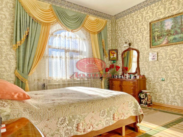 Дом 300 кв.м г.Алушта