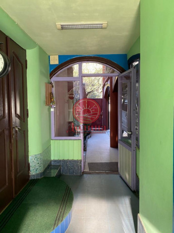 Дом 300 кв.м г.Алушта