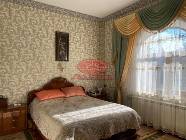 Дом 300 кв.м г.Алушта
