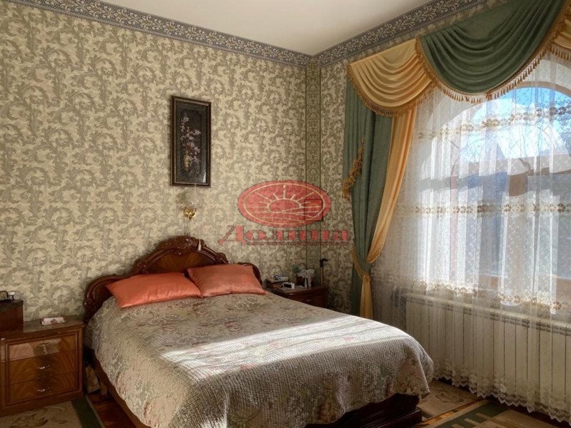 Дом 300 кв.м г.Алушта
