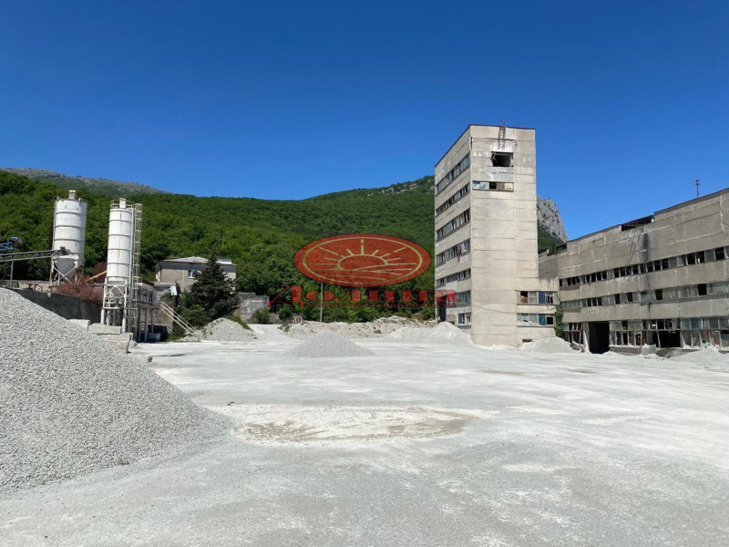 Производственная база 35649 кв.м п.Малый Маяк г.Алушта