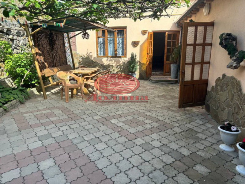 домовладение 197,4 кв.м и участок на набережной г.Алушта
